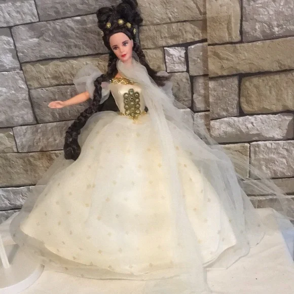 Barbie as Empress Sissy 1996 - Picture 1 of 8